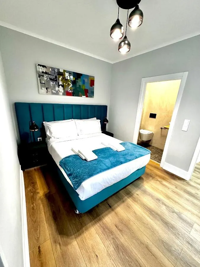 Relax And Explore Lisbon Suites And Rooms