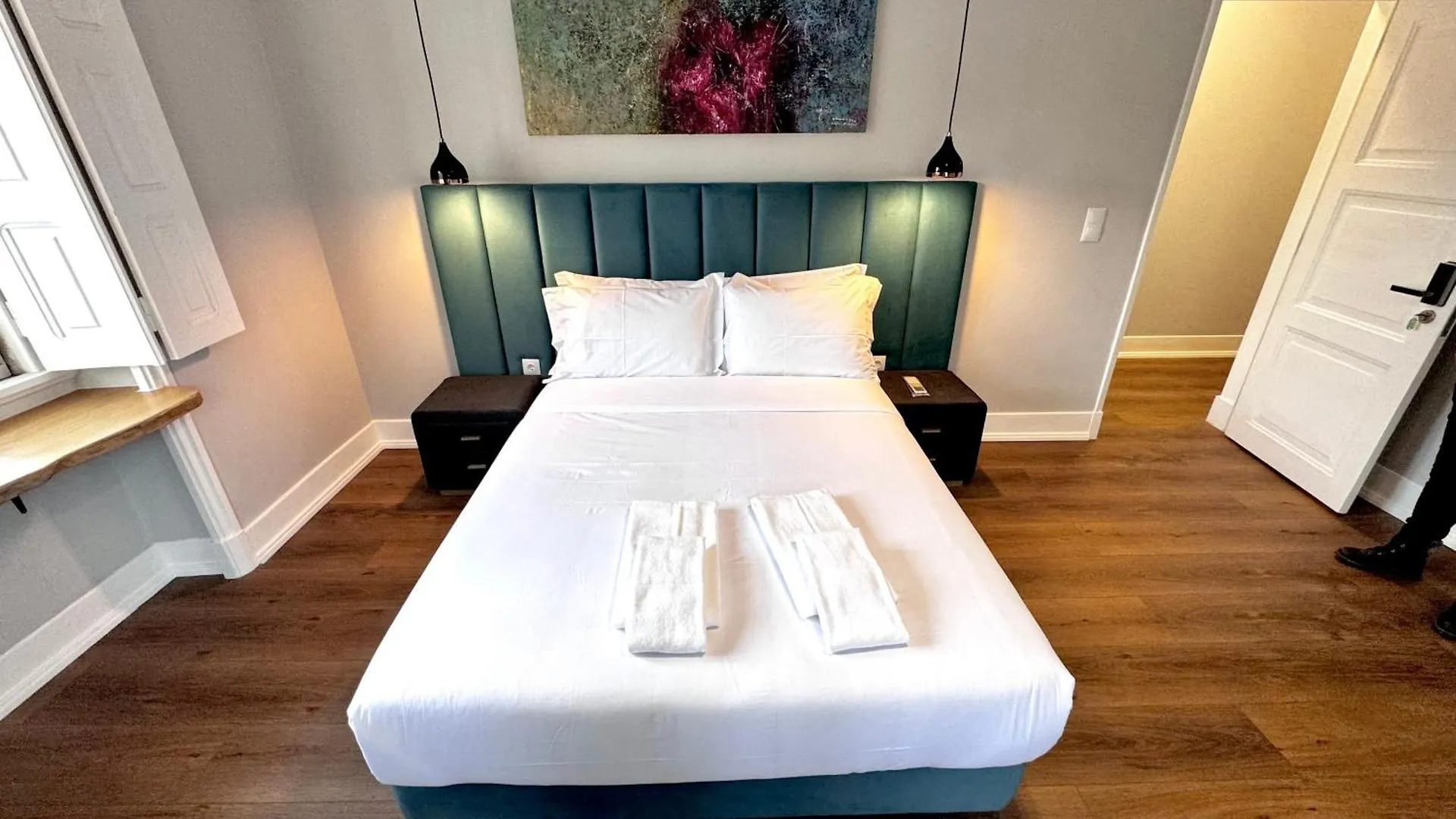 Relax And Explore Lisbon Suites And Rooms 0*,